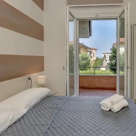 アパート Viola Superior シルミオーネ